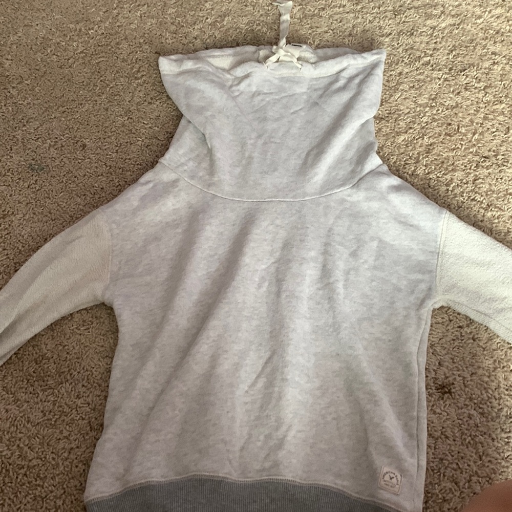 American Eagle Outfitters Turtle Neck